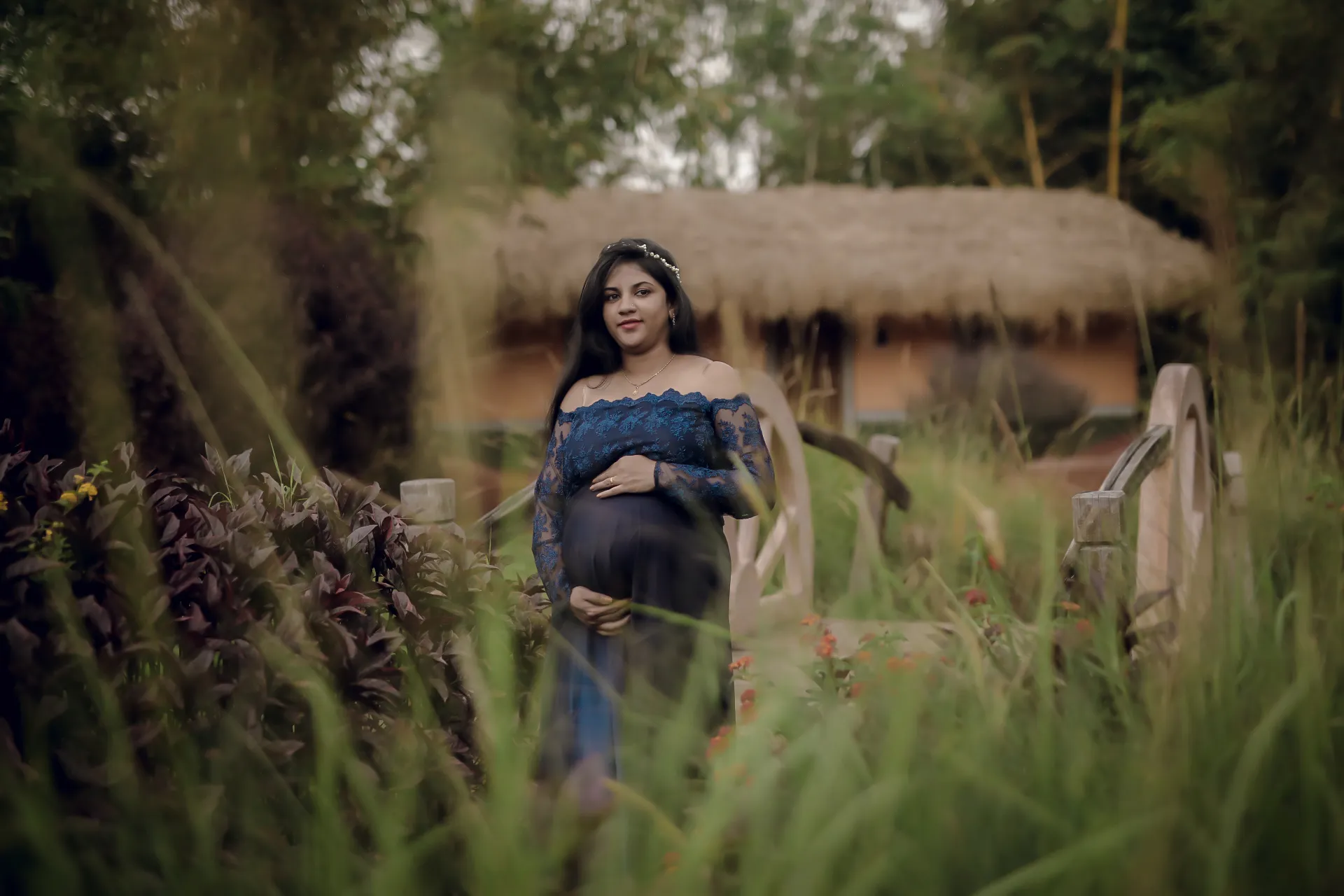 maternity-photoshoot-halli-mane-garden-view maternity-photoshoot-halli-mane-garden-view